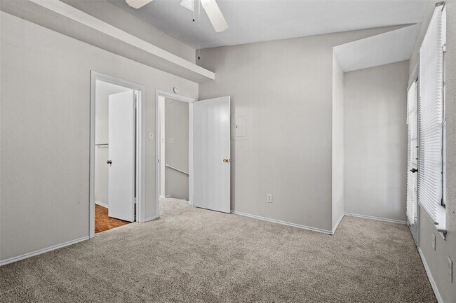Building Photo - 1841 River Crossing Cir