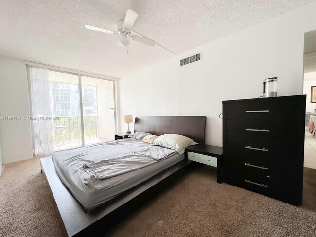 Building Photo - 601 Three Islands Boulevard