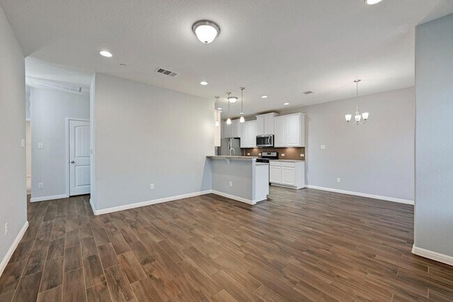 Building Photo - 1300 Catalan Rd