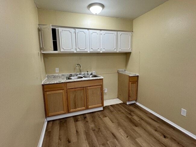 Building Photo - 77 Walbridge Ave