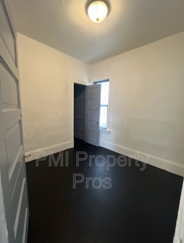 Building Photo - 1511 N 34th St