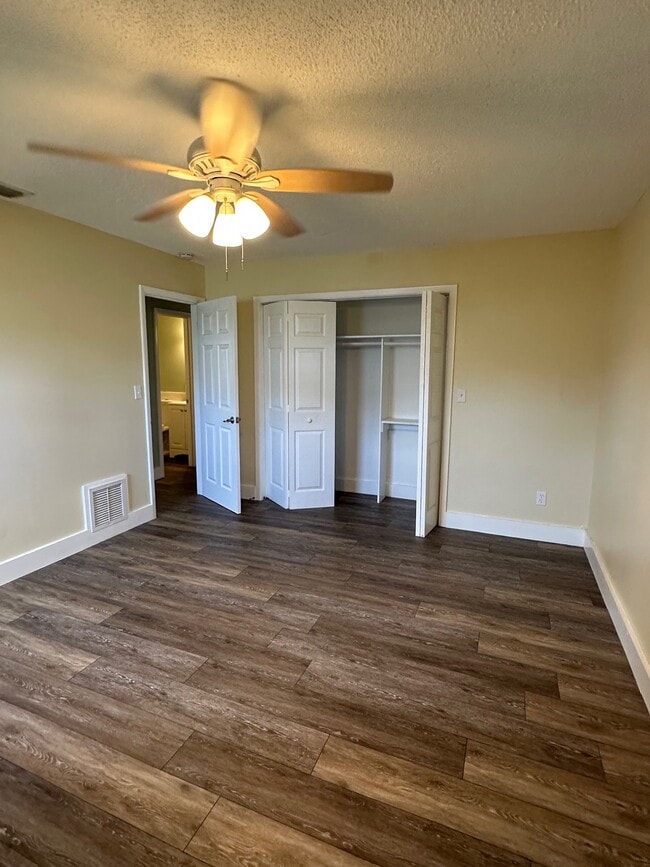 Building Photo - 647 Goodwin Ave