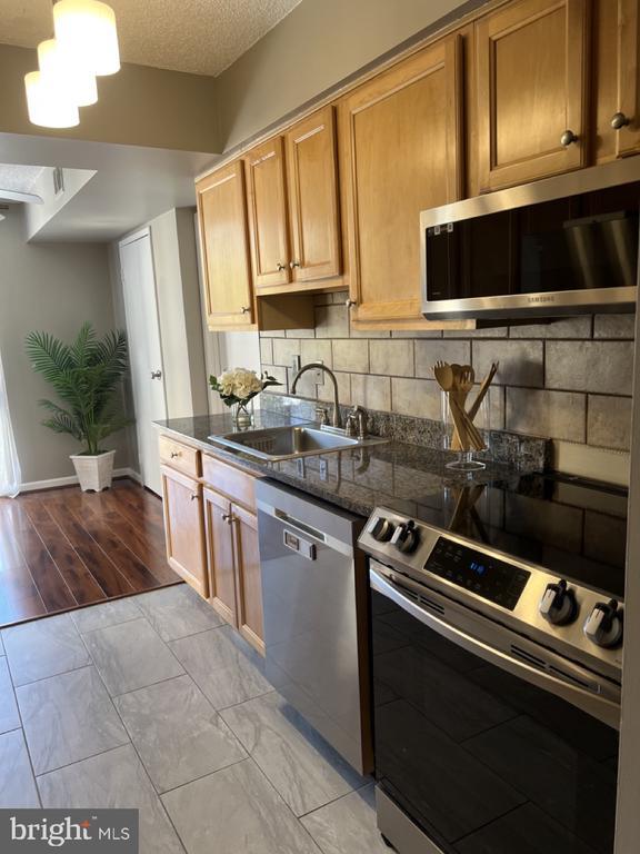 Building Photo - 4500 S Four Mile Run Dr