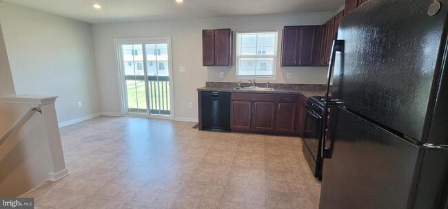 Building Photo - 67 Wiggles Ct