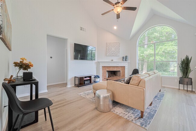 Building Photo - 14 Sprite Woods Pl