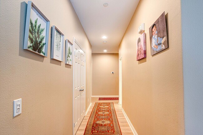 Building Photo - Beautiful Single Story House - most desire...