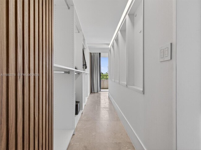 Building Photo - 11113 Biscayne Blvd