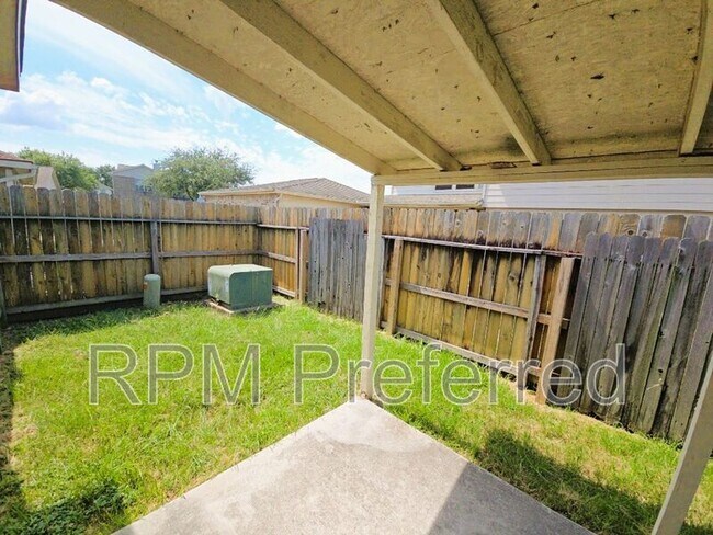 Building Photo - 8111 Sanford St