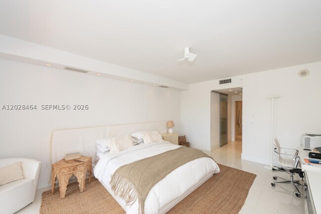 Building Photo - 781 Crandon Blvd