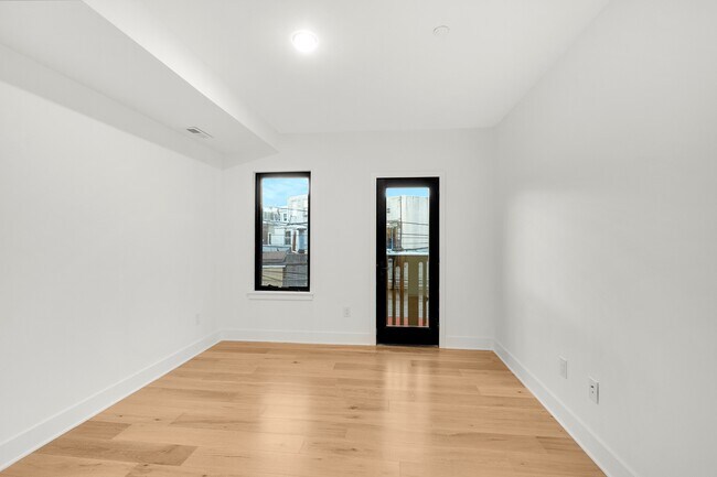 Building Photo - 1328 S 9th St