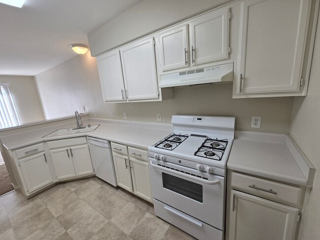 Building Photo - 2804 Crystal Lantern Dr