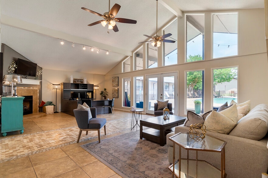 Primary Photo - Lakeshore Landing Apartments