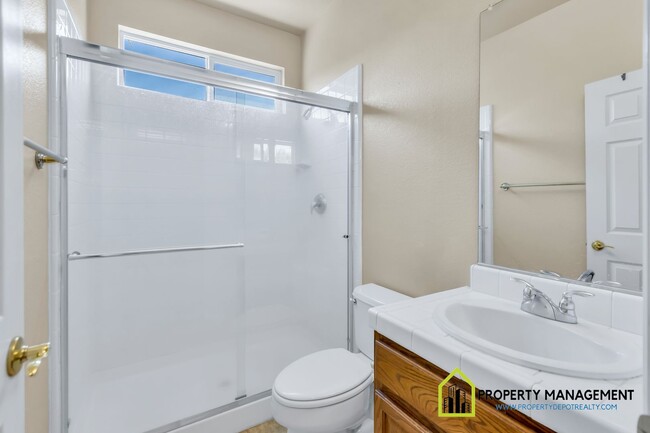 Building Photo - Luxury 5-BR Home Rental in Elk Grove