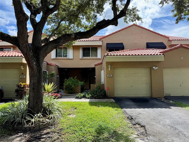 Primary Photo - 604 N University Dr