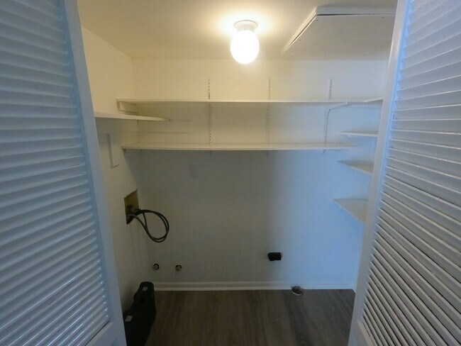 Building Photo - 2611 Chancer Dr