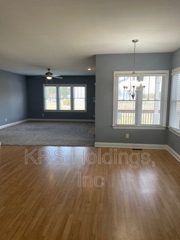 Building Photo - 1617 Mudham Rd