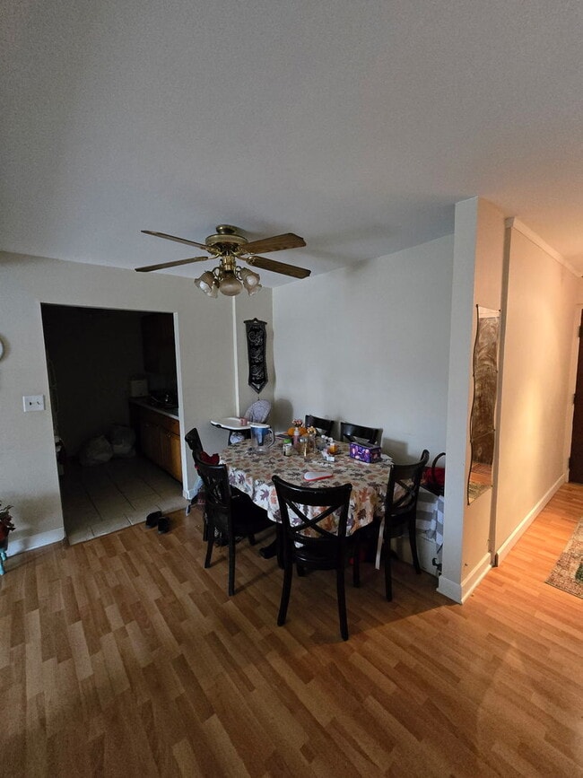 Building Photo - 238 E Bailey Rd