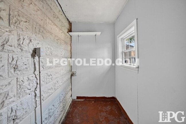 Building Photo - 1715 Greenwood Ave