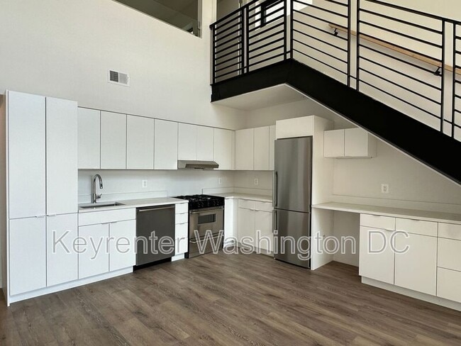 Building Photo - 1460 Belmont St NW