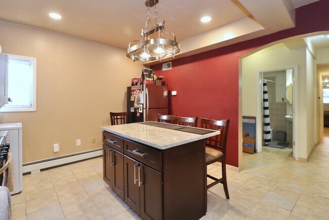 Building Photo - 311 5th St