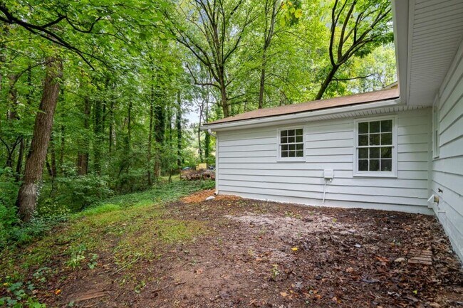 Building Photo - 3124 Shirley Dr