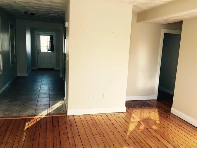 Building Photo - 413 Atwells Ave