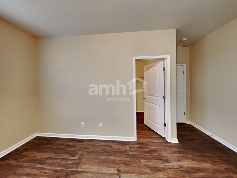 Building Photo - 407 Dunnwood Ct