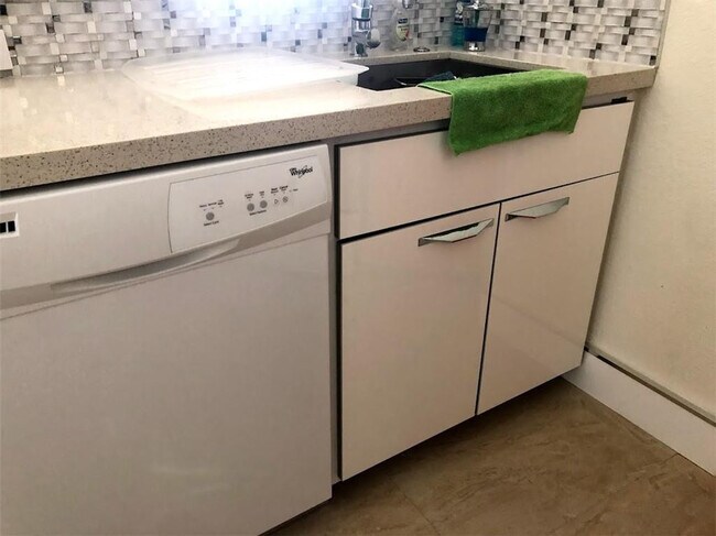 Building Photo - 12540 Vista Isles Dr