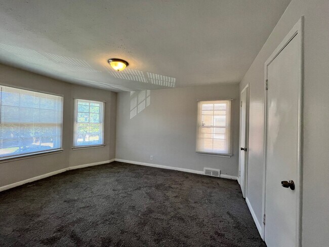 Building Photo - 18276 Appoline St