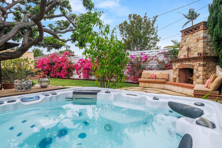 Building Photo - 4260 McConnell Blvd