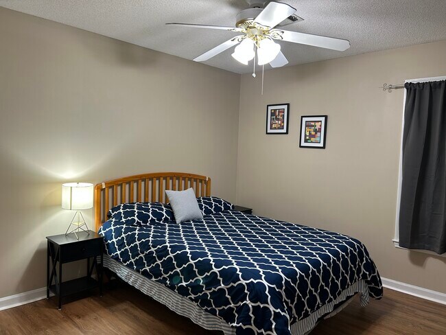 Building Photo - 113 Manor Row