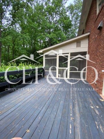 Building Photo - Large 2-Story 3BR/3BA Home with Garage, Ap...