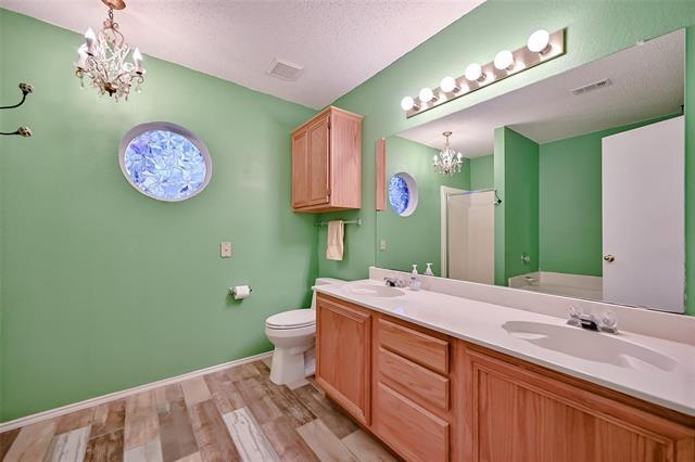 Building Photo - 907 Clear Creek Dr