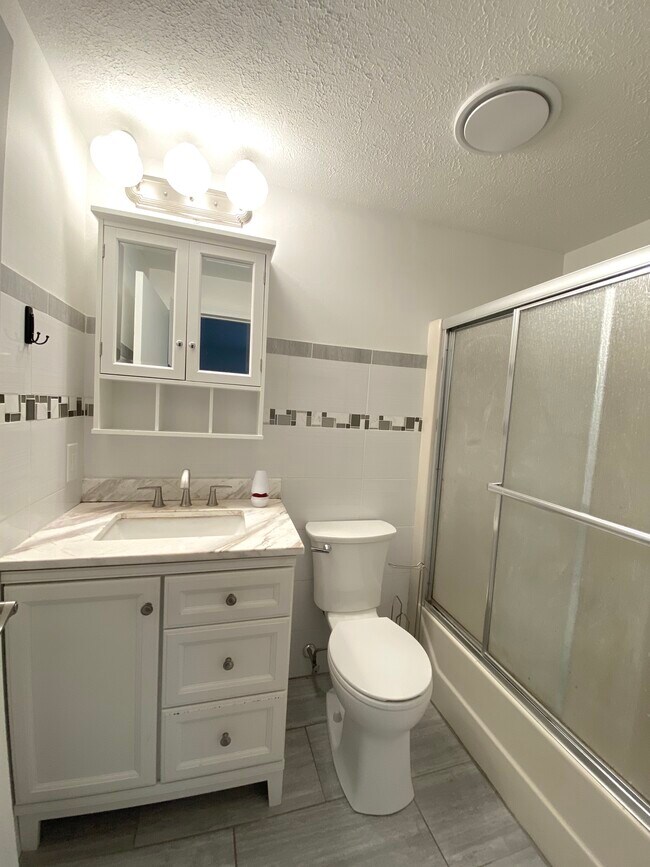 full bathroom off bed2 - 8 Plaza Village Rd