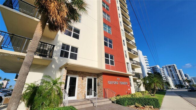 Building Photo - 1501 S Ocean Dr