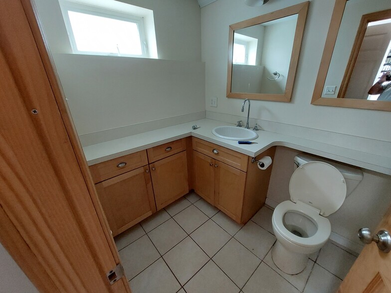 Building Photo - 145 Anderson St