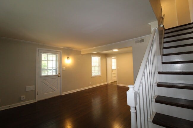 Building Photo - 2 Bedroom Duplex in North Kansas City