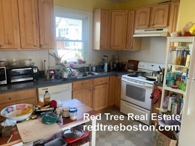 Building Photo - 84 Walker St