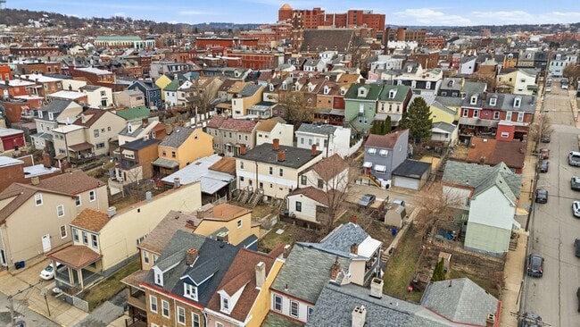 Building Photo - **Private Bloomfield 2BR Retreat – Walk to Liberty Ave, Steps from It All (15224)**