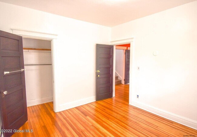 Building Photo - 558 Myrtle Ave