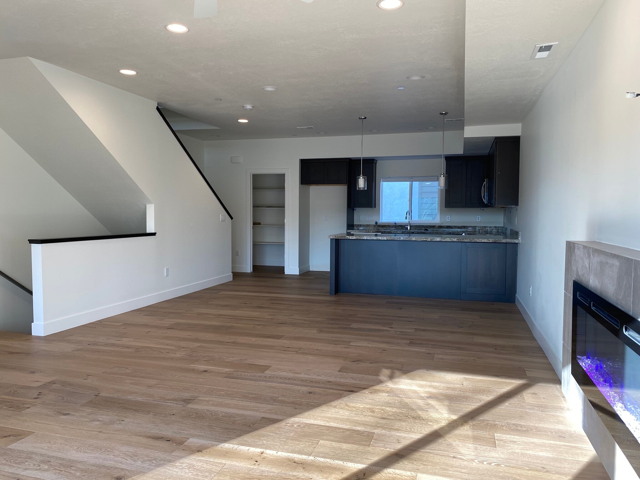 Building Photo - 6996 S Brookhill Dr