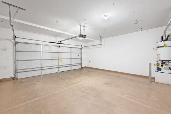 Building Photo - 1527 Cir Ranch Way