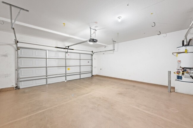 Building Photo - Beautiful townhome in the desirable Rancho Rose community in Jeffries Ranch!