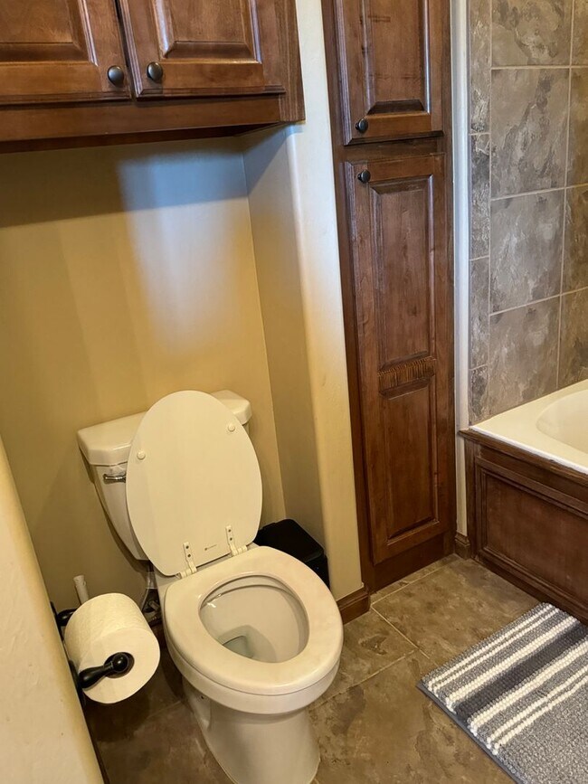 Building Photo - 3408 Enclave Ln