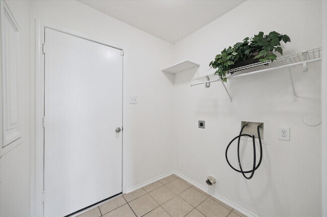 Building Photo - 6738 Haven Forest Ln