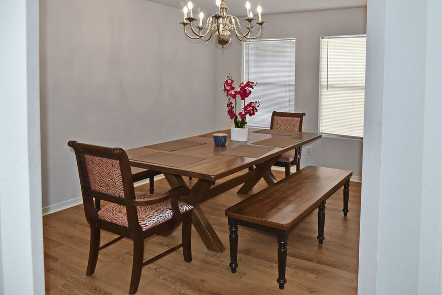 Building Photo - 1106 Mossy Branch St