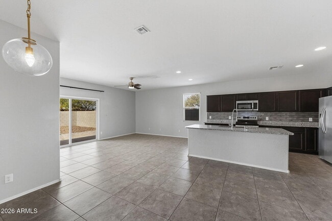 Building Photo - 17878 N Pietra Rd