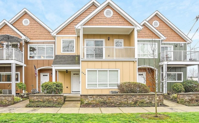 Building Photo - 1/2 OFF FIRST MONTH RENT! Beautiful and Spacious Single Family Condo in Fantastic NE Salem Location