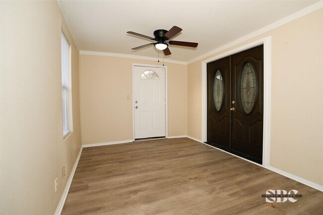 Building Photo - BIG HOME IN GARDEN VALLEY AREA OF SHREVEPORT