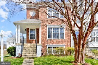 Building Photo - 7100 Dew Drop Way